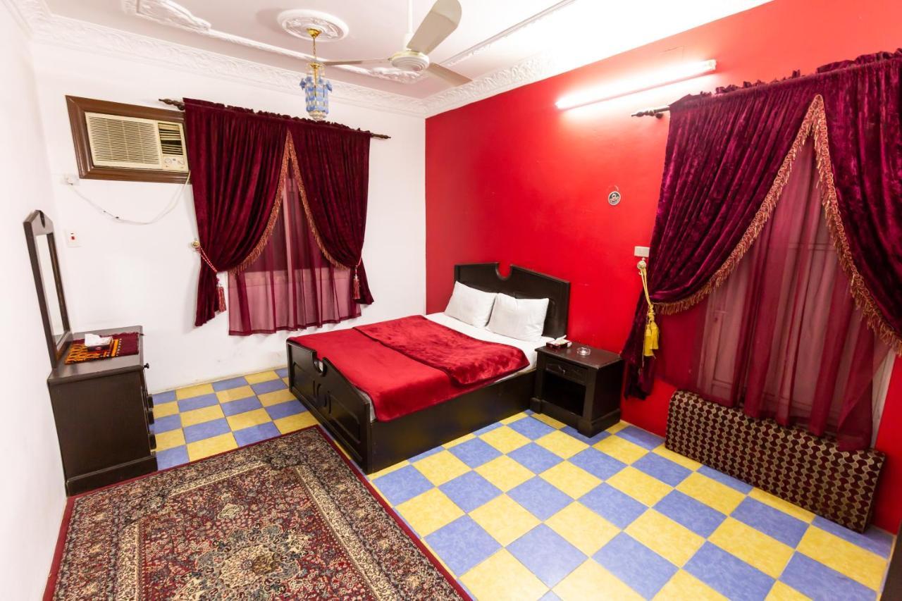 Al Eairy Furnished Apartments - Al Bahah 3 Esterno foto