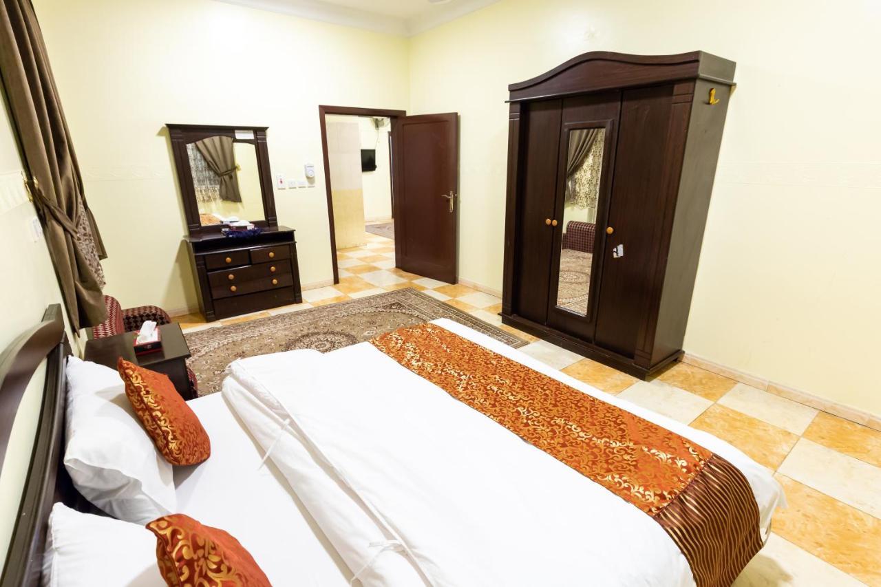 Al Eairy Furnished Apartments - Al Bahah 3 Esterno foto