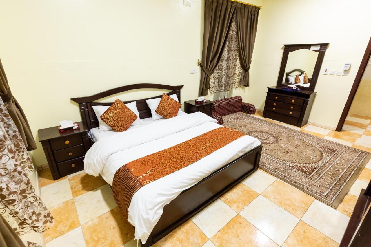 Al Eairy Furnished Apartments - Al Bahah 3 Esterno foto
