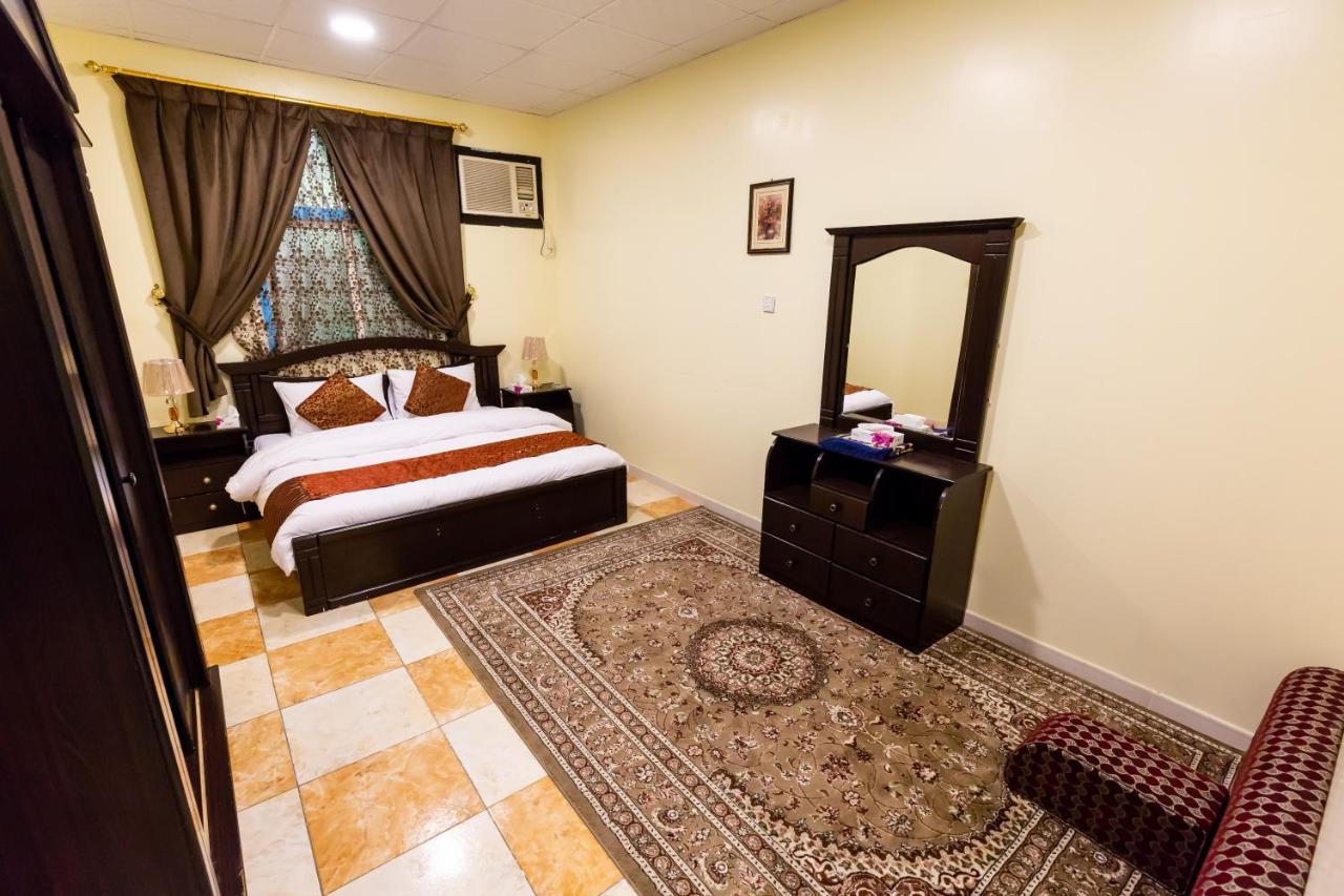 Al Eairy Furnished Apartments - Al Bahah 3 Esterno foto