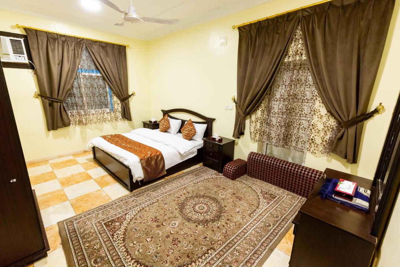 Al Eairy Furnished Apartments - Al Bahah 3 Esterno foto