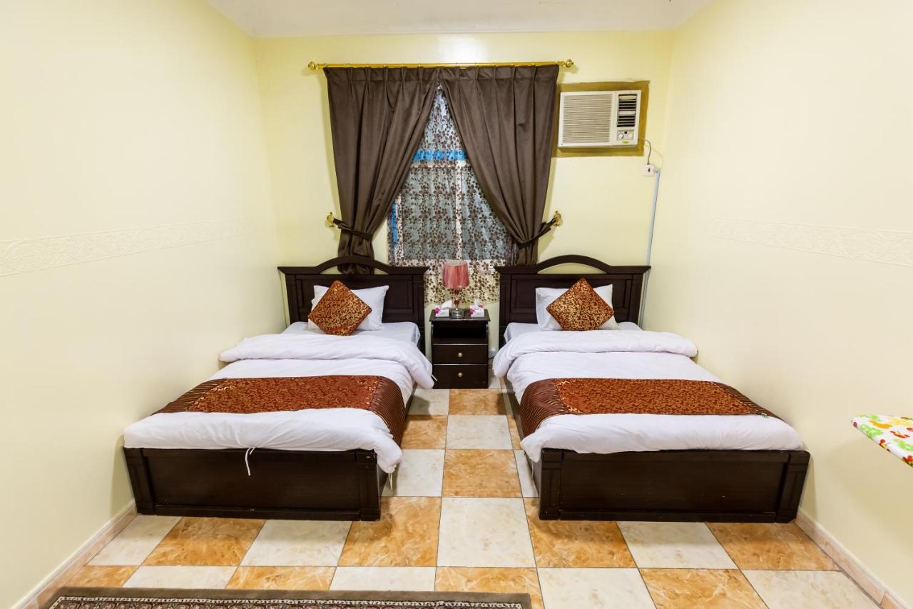 Al Eairy Furnished Apartments - Al Bahah 3 Esterno foto