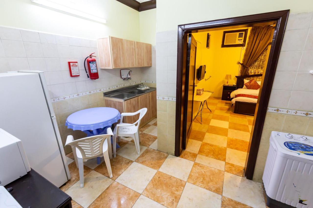 Al Eairy Furnished Apartments - Al Bahah 3 Esterno foto